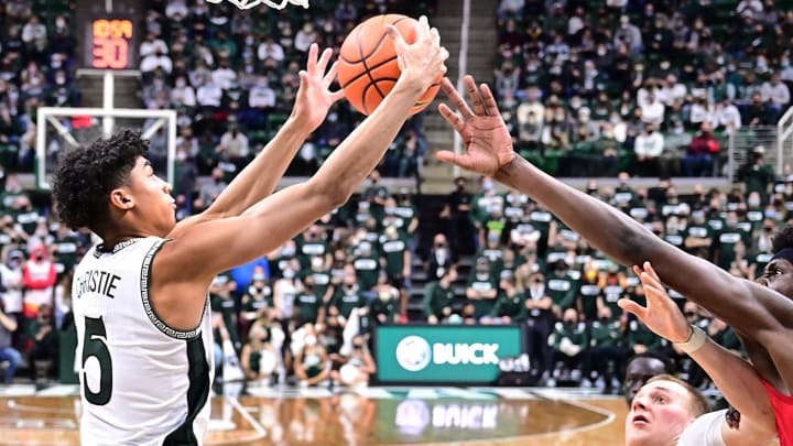 Big Ten Roundup: Illinois Remains Unbeaten With Win over Maryland; Wisconsin Rolls Again