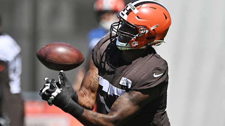 Browns Sign Two Players, Place a Kicker on COVID-19 List