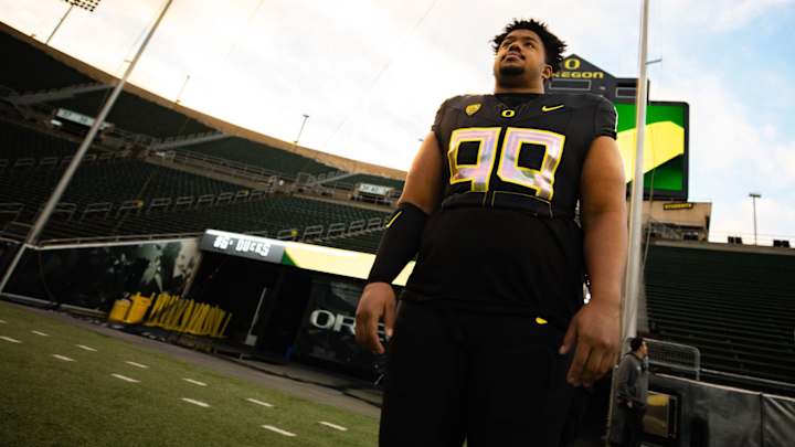 Former Washington Defensive Lineman Sam "Taki" Taimani Commits to Oregon Ducks