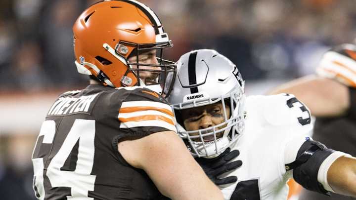 JC Tretter Plans to Play Next Season, Leaving Browns With Decision to Make