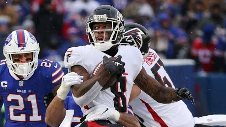 Cowboys 'Calling' Falcons to Trade for Kyle Pitts?