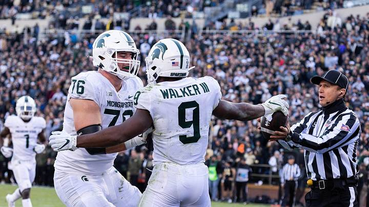 Michigan State offensive lineman returning for 2022