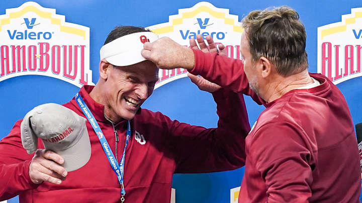 Drake Stoops, Brent Venables Reunion Recalls Memories of Family Night, Play Days at Oklahoma Drake Stoops, Brent Venables Reunion Recalls Memories of Family Night, Play Days at Oklahoma