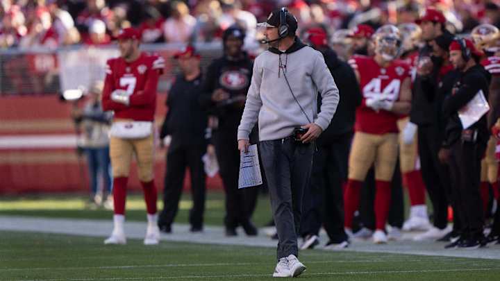 Kyle Shanahan Still Won't Name a Starting Quarterback for the Season Finale