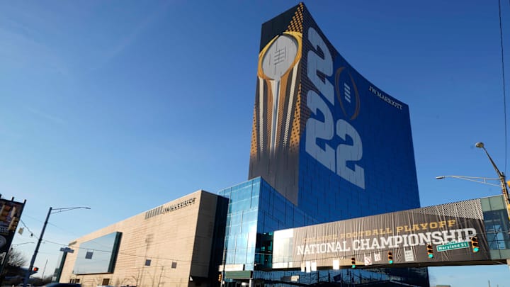 Alabama, Georgia Receive Warm Welcome in Frigid Indianapolis