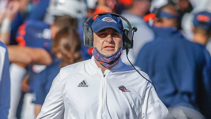 Favorite for Future Hog Offensive Coordinator Joins Bielema in Illinois