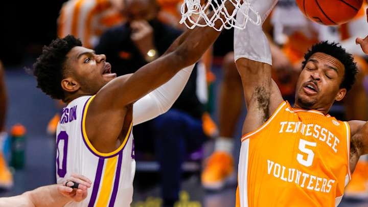LSU Basketball Faces Elite Defensive Opponent in No. 18 Tennessee