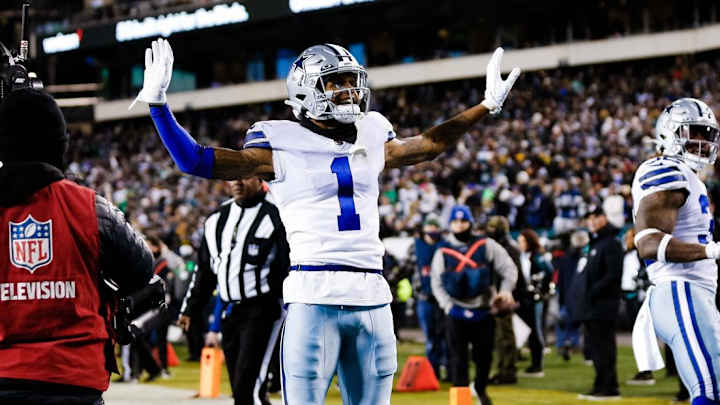 Cowboys WATCH: Cedrick Wilson Texas 2-Steps; Dak Prescott 3 TD Passes Before Half