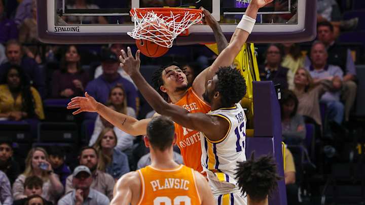 LSU Basketball Staying Tough Through Number of "Difficult Situations"
