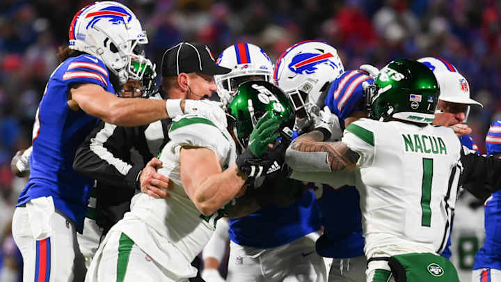 WATCH: Scuffle Breaks Out During Jets-Bills Game WATCH: Scuffle Breaks Out During Jets-Bills Game