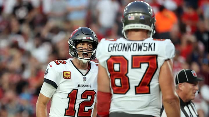 Buccaneers Take Down Panthers, 41-17, to Close Out Regular Season