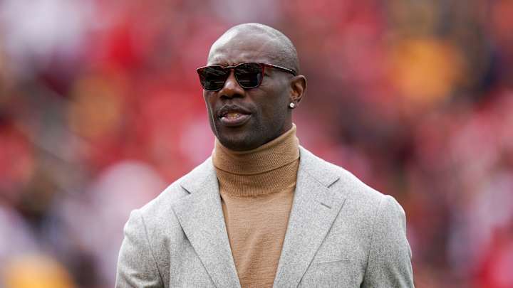 Alabama Superfan Terrell Owens Shown at National Title Game