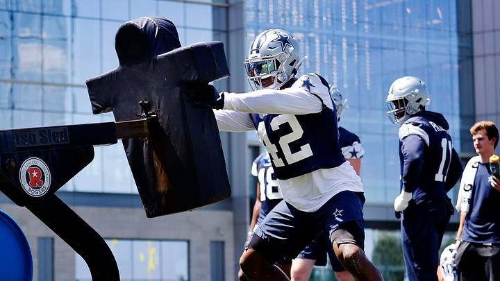 Cowboys ‘100% Healthy’ - But Make Final Decision on Starting LB vs. 49ers Cowboys ‘100% Healthy’ - But Make Final Decision on Starting LB vs. 49ers