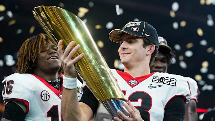 2022-23 NCAA College Football Future Odds Analysis: SEC Favorites Lead the Way