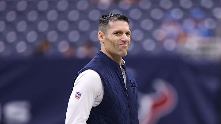 'An Established Leader': Texans' GM Caserio Comments On Lovie Smith Hiring