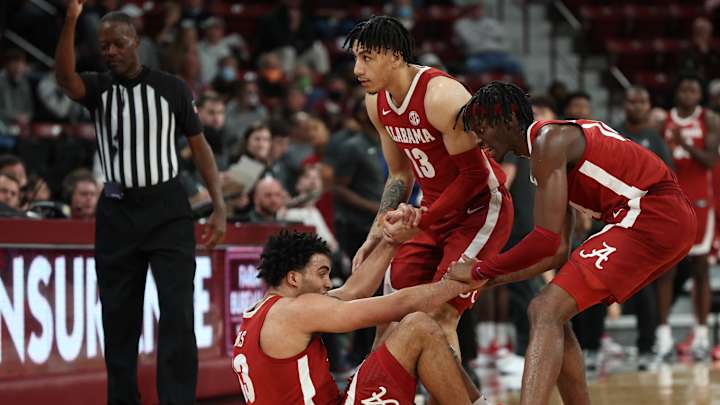 Alabama Basketball Drops Out of AP Poll after Third-Straight Loss