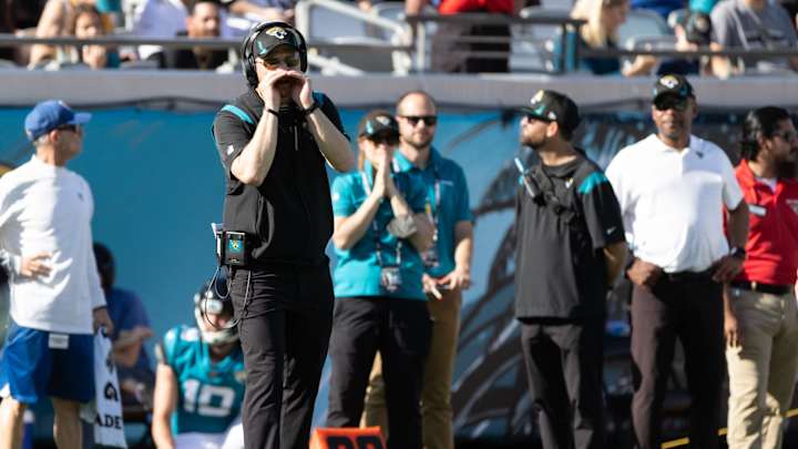 Jaguars Head Coach Search: Pros and Cons to Darrell Bevell's Candidacy Jaguars Head Coach Search: Pros and Cons to Darrell Bevell's Candidacy