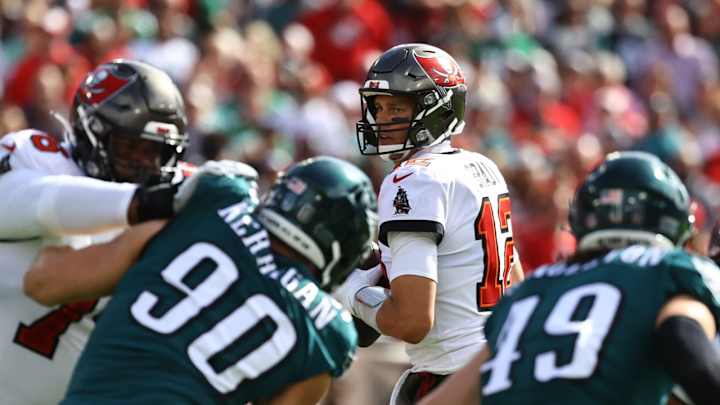 Buccaneers' No-Huddle Offense May Be the Solution Toward Injury Woes