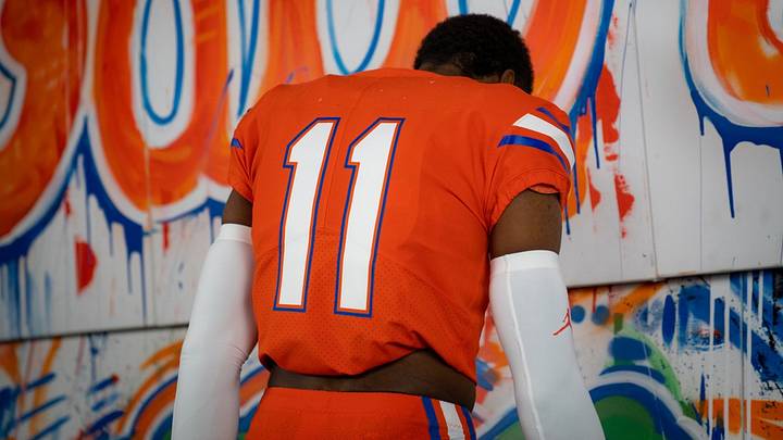DB Miguel Mitchell Signs With the Florida Gators DB Miguel Mitchell Signs With the Florida Gators