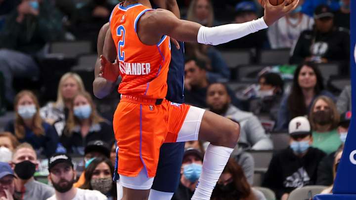 WATCH: Double Teams Cannot Stop Shai Gilgeous-Alexander's Efficiency