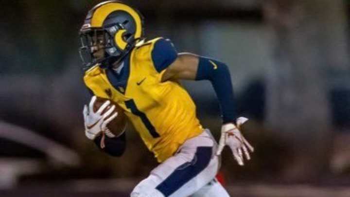 Huskies Offer Speedster with Deep-rooted Family Football Ties