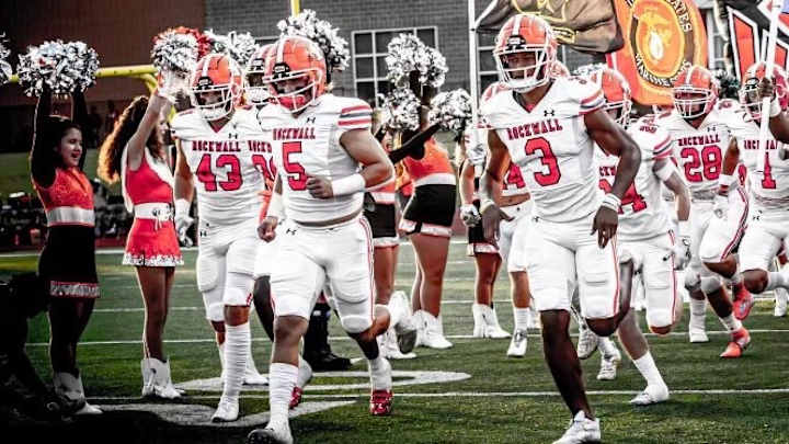 Huskies Offer Texas Wide Receiver Made for September