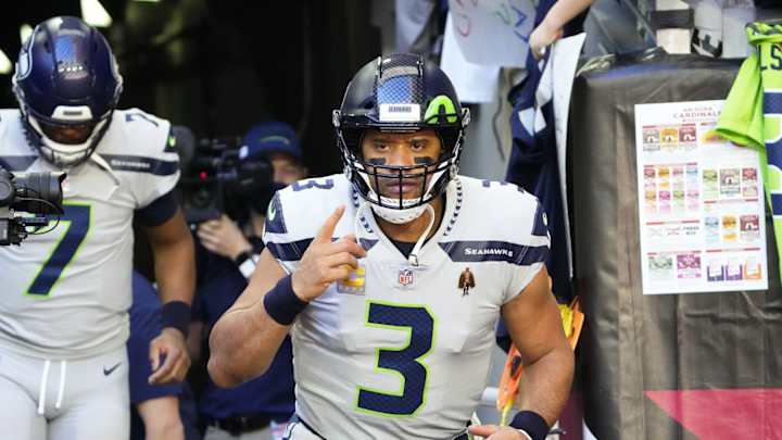 Seahawks Trading Russell Wilson to Broncos for Multiple First Round Draft Picks and Players
