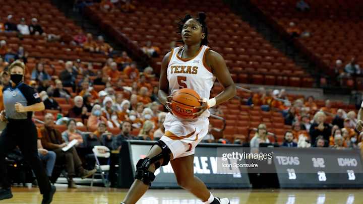 Texas Women Cruise To Win Over Short-Handed Iowa State Texas Women Cruise To Win Over Short-Handed Iowa State