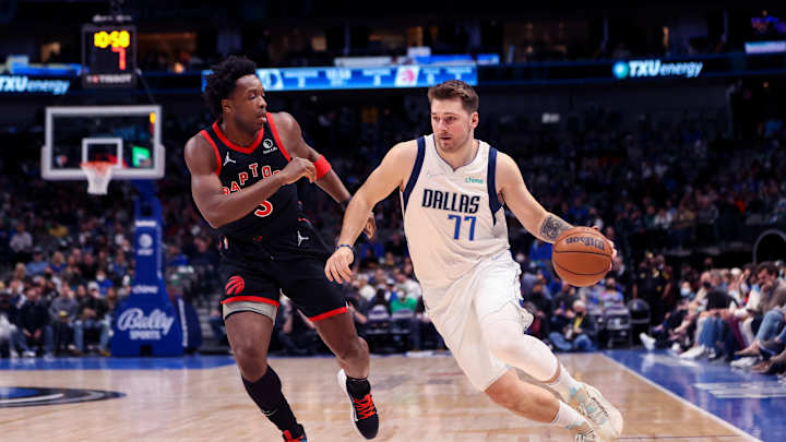 Mavs LIVE Updates: FINAL - Dallas 102, Toronto 98