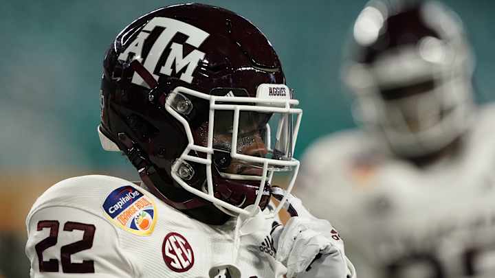 Aggies RB Darvon Hubbard Enters NCAA Transfer Portal Aggies RB Darvon Hubbard Enters NCAA Transfer Portal