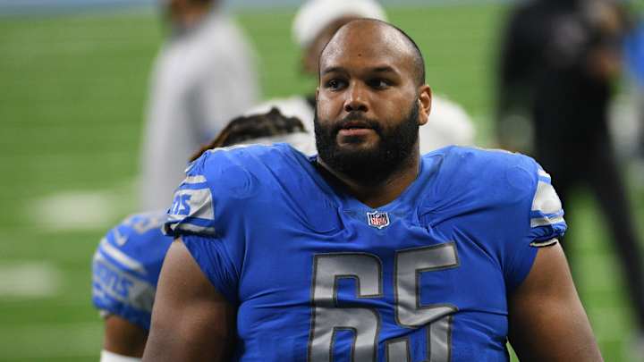 Lions OL Asks Why Politicians Can Buy Stocks If Players Can't Bet on Games Lions OL Asks Why Politicians Can Buy Stocks If Players Can't Bet on Games