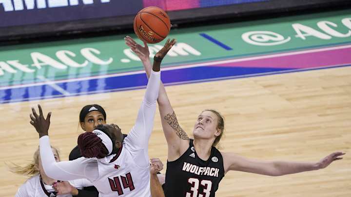 Louisville Suffers Fourth Quarter Collapse at NC State, Snap 15-Game Win Streak