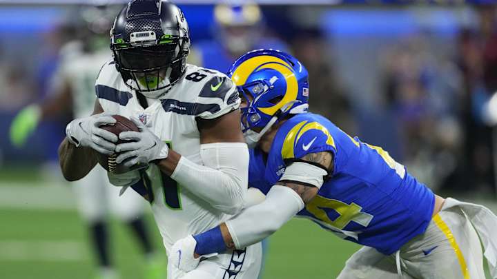 Did Gerald Everett Play Well Enough to Justify Second Contract With Seahawks?