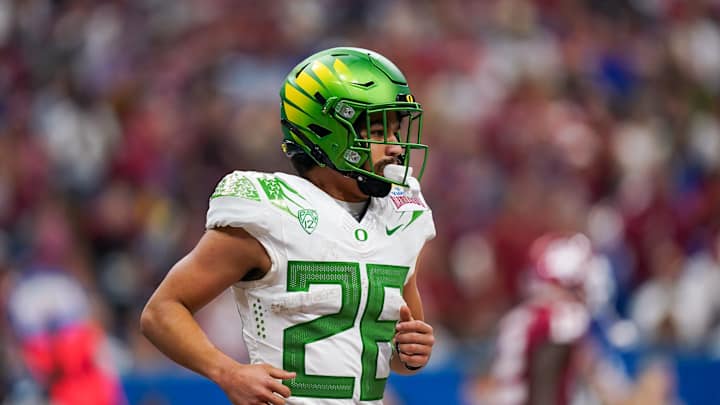 USC Lands Oregon Running Back Transfer Travis Dye