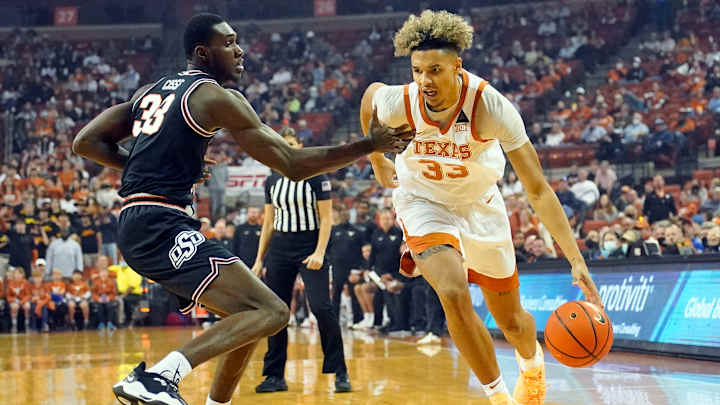 No. 23 Texas Beats Oklahoma State 56-51 in Defensive Slugfest