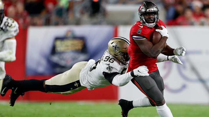 Patriots Working Out Veteran Free Agent RB Leonard Fournette, per Report Patriots Working Out Veteran Free Agent RB Leonard Fournette, per Report