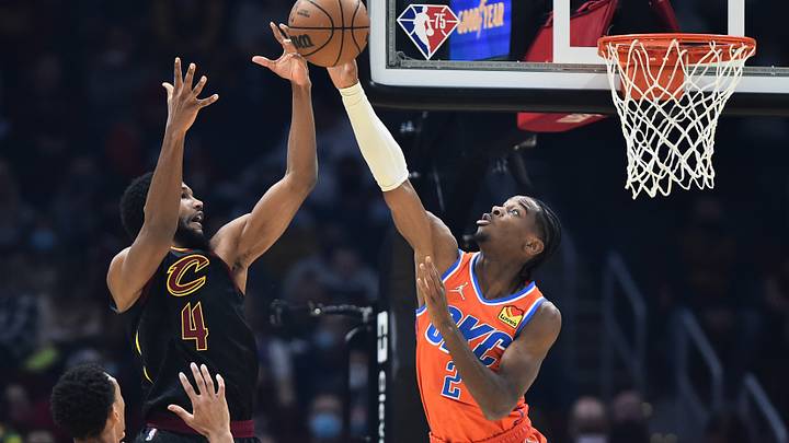 Gilgeous-Alexander Drops 29, Leads the Way for Thunder in Loss