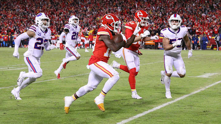 The 5 Best Plays From the Chiefs–Bills Instant Classic The 5 Best Plays From the Chiefs–Bills Instant Classic