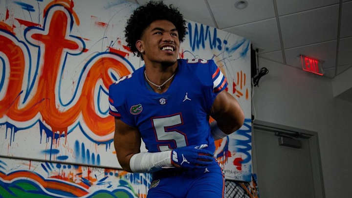 DE Andrew Savaiinaea Signs With the Florida Gators