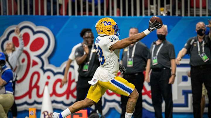 Future Looks Bright as Huskies Add Pitt Linebacker