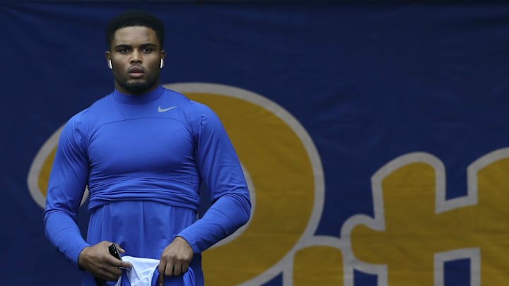 With Bright On Board, An Inside Look at the UW Inside Backers