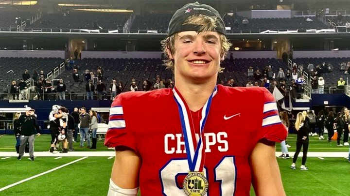 Huskies Offer Texas 6A State-Title Game MVP