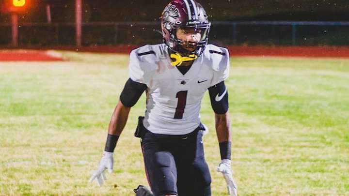 Huskies Offer St. Louis Safety Who Doesn't Need a Stand-In