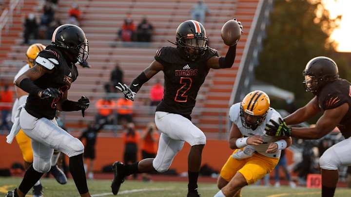 Highlights & Evaluation: Louisville DB Commit Jeremiah Caldwell Highlights & Evaluation: Louisville DB Commit Jeremiah Caldwell