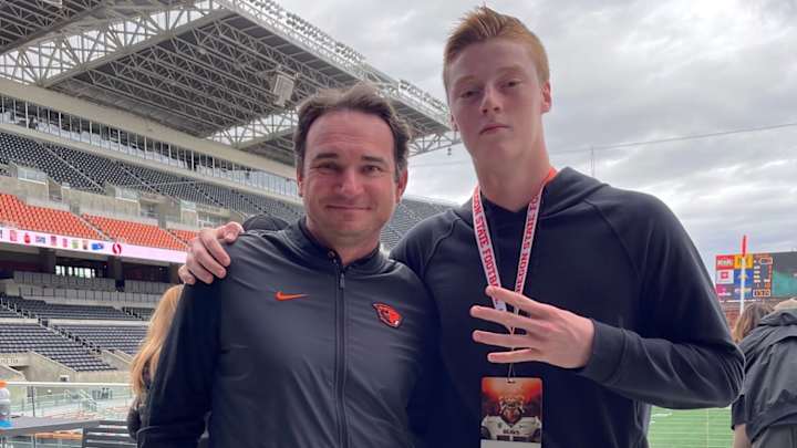 Huskies Offer Young Arizona TE Named Bear