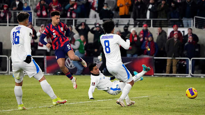 Antonee Robinson Fires USMNT to Vital World Cup Qualifying Win vs. El Salvador