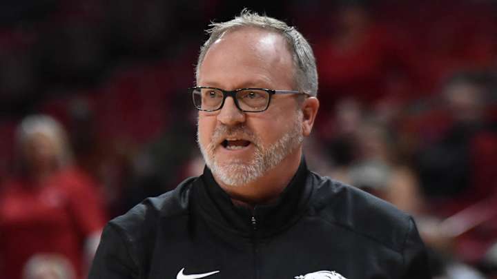 Hogs Can't Get Same Energy in Second Straight Road Loss