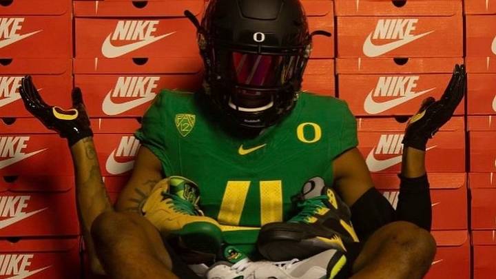 PODCAST: 2022 DB Khamari Terrell Commits to Oregon, Gives Ducks Momentum Ahead of National Signing Day PODCAST: 2022 DB Khamari Terrell Commits to Oregon, Gives Ducks Momentum Ahead of National Signing Day