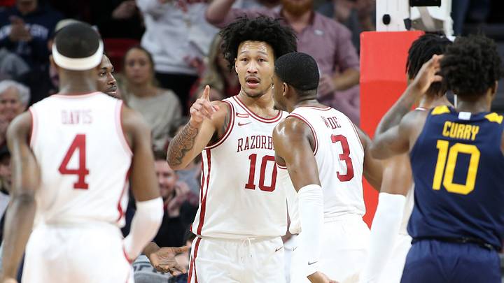 West Virginia Falls to Arkansas in the SEC/Big 12 Challenge