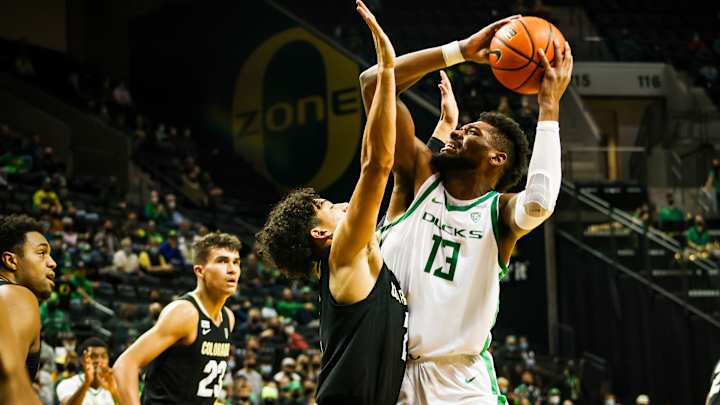 Oregon Ducks Facing off Against Oregon State Beavers in Crucial Home Game Oregon Ducks Facing off Against Oregon State Beavers in Crucial Home Game